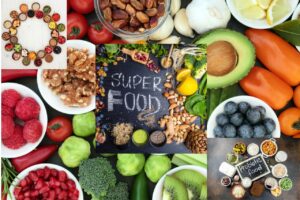 Science of Superfoods – antioxidant-rich berries, seeds, and leafy greens